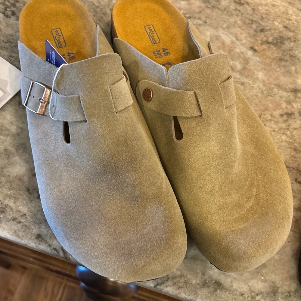 Mens Birkenstock Tan Suede Clogs